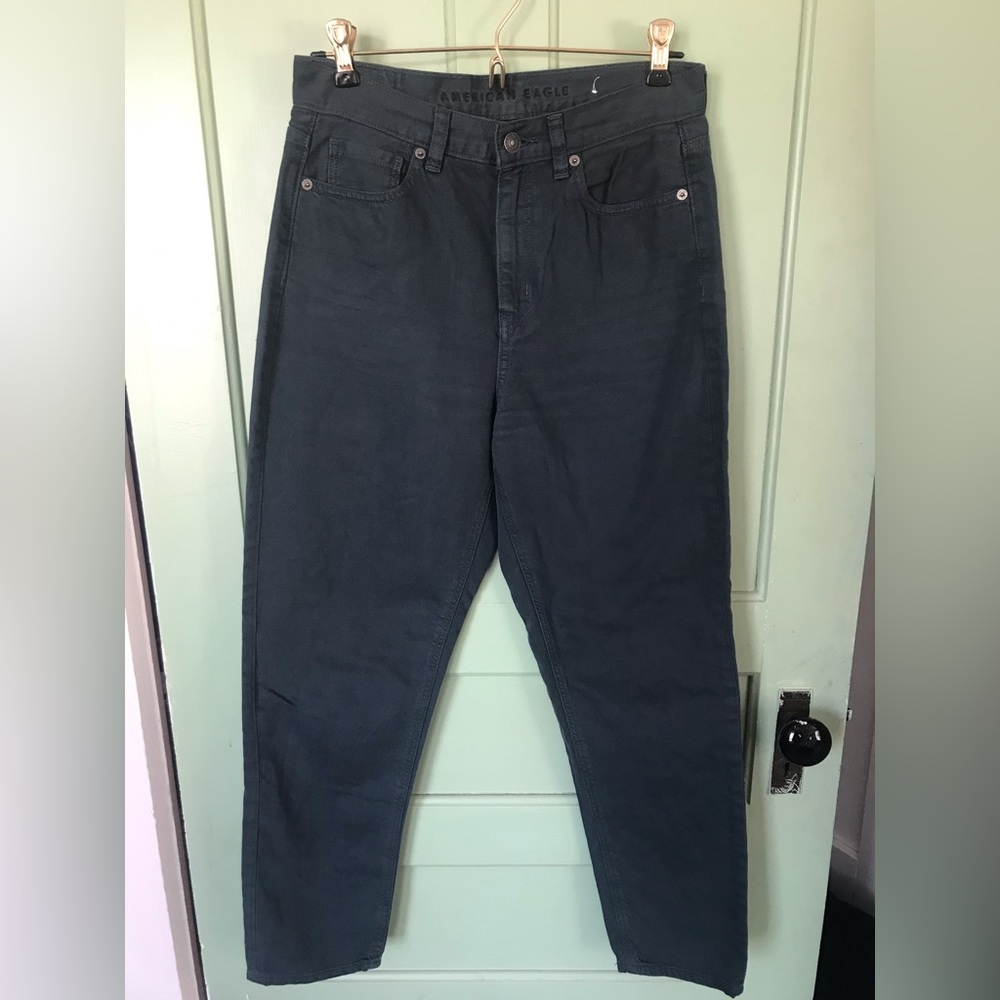 American Eagle Mom Jeans Size 4- Forest Green.
